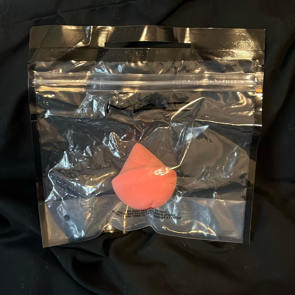 MAC COSMETICS PRO PERFORMANCE SPONGE